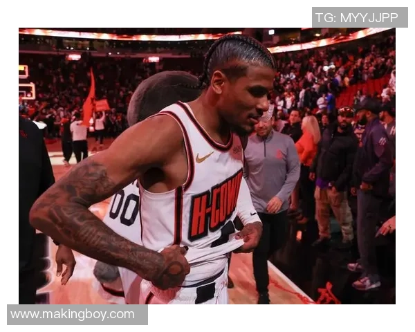 2018年火箭队与小牛队激战回顾：精彩瞬间与赛季亮点分析